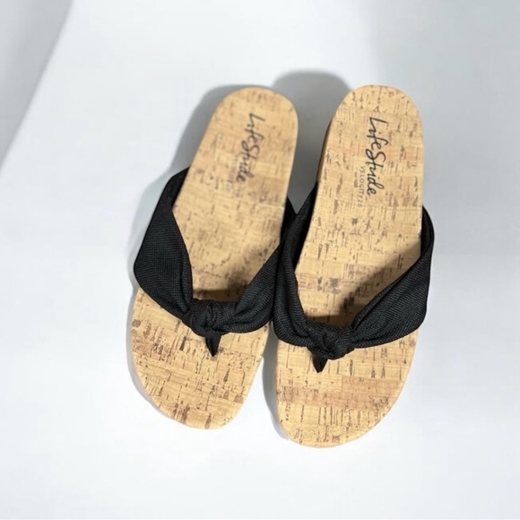🌻NEW w/box Life Stride Velocity 2.0 Women's Happy Black Thong Sandals Size 10 - Picture 1 of 10